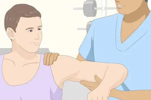 Fisioterapeuta ayuda a un paciente con un hombro dislocado a realizar ejercicios de rehabilitación.